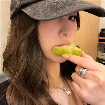 墙里的女人